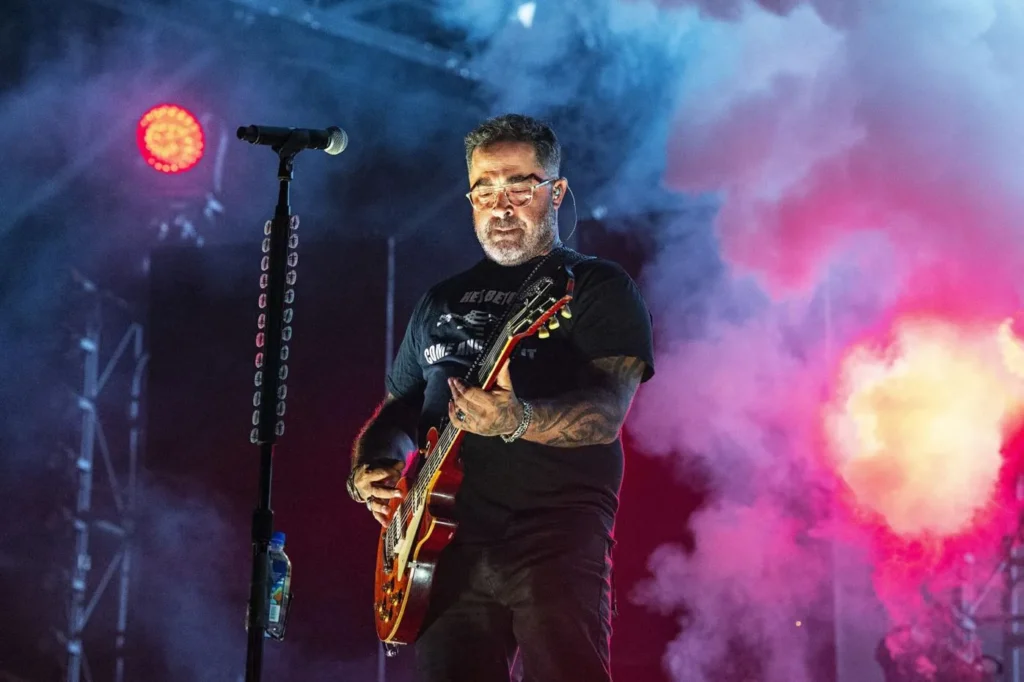 Aaron Lewis and the Stateliners